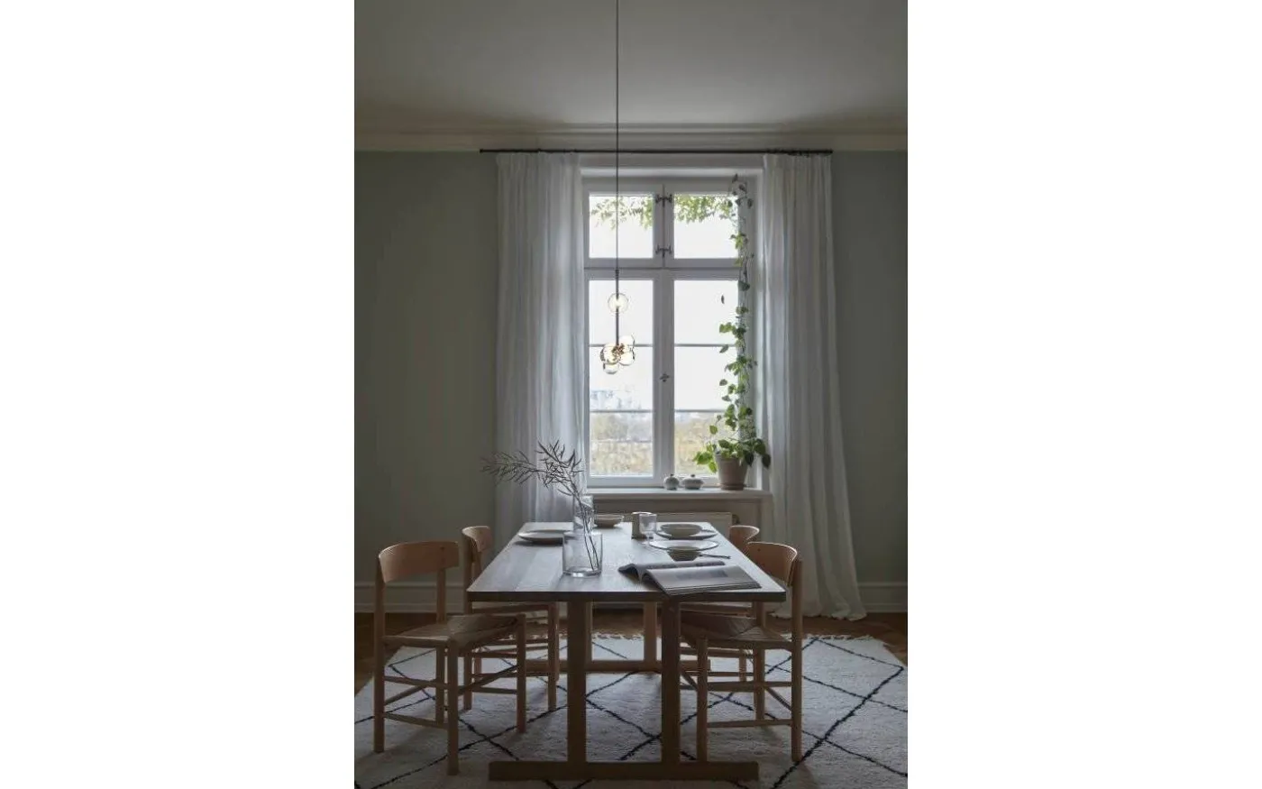 Air 73 Taklampa Svart