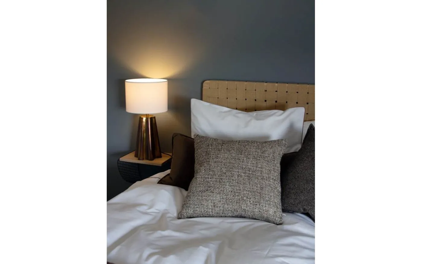 Aira Lampfot 34cm Oljad Mässing