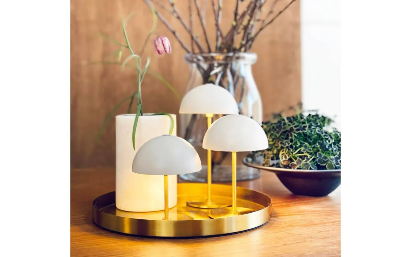 Along Uppladdningsbar Bordslampa 12/20cm 3 styck + Bricka Beige/Mässing