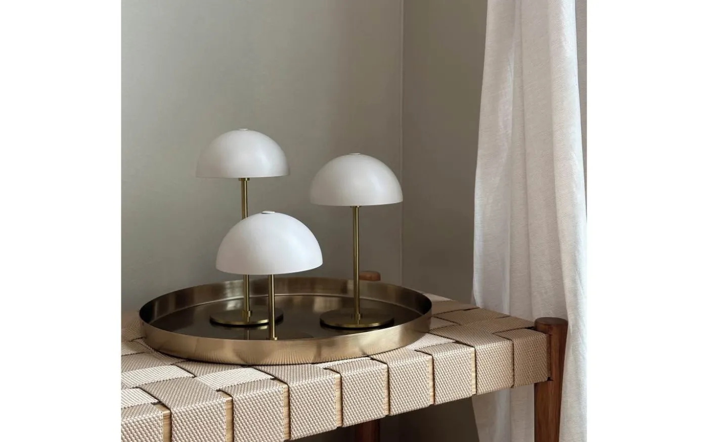 Along Uppladdningsbar Bordslampa 12/20cm 3 styck + Bricka Beige/Mässing