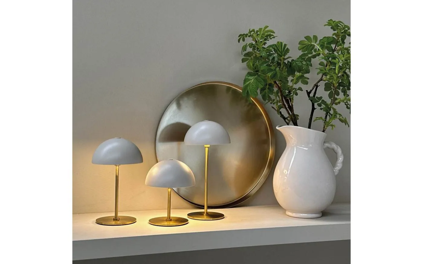 Along Uppladdningsbar Bordslampa 12/20cm 3 styck + Bricka Beige/Mässing