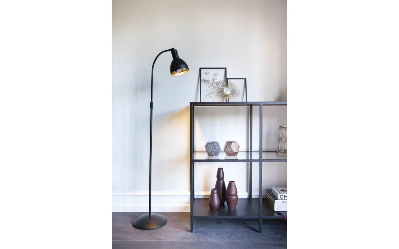 Angora Golvlampa 150cm Svart