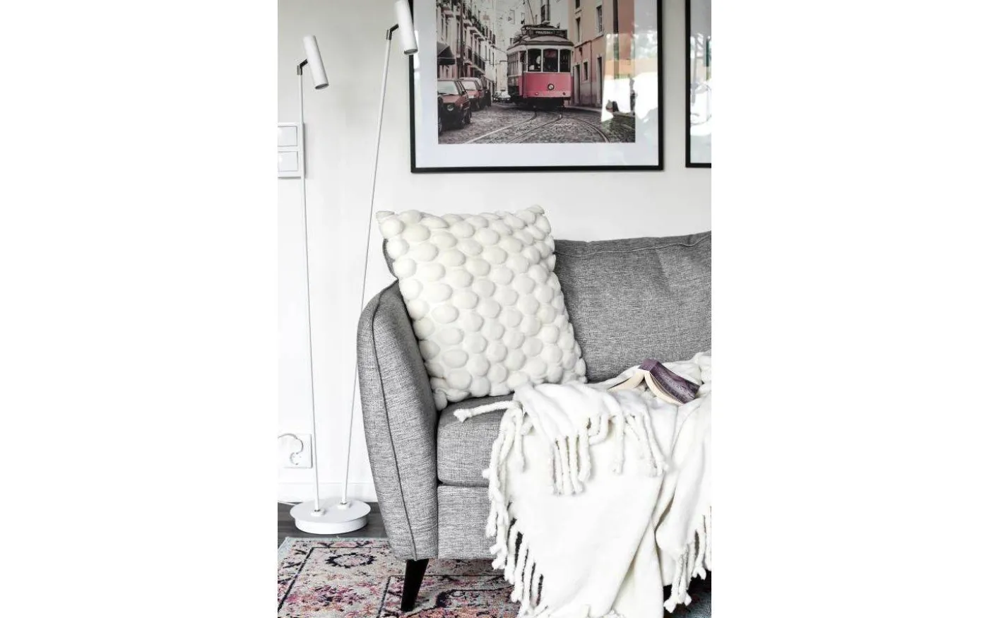 Artic Golvlampa Dubbel 137cm LED 2x6W 3000K Vit