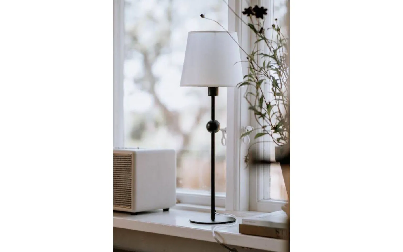 Astrid Lampfot 41cm Svart