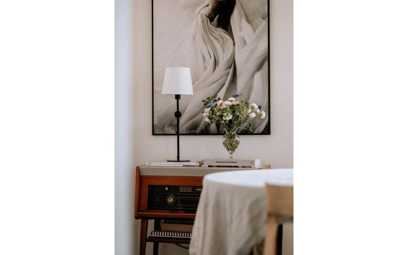 Astrid Lampfot 41cm Svart