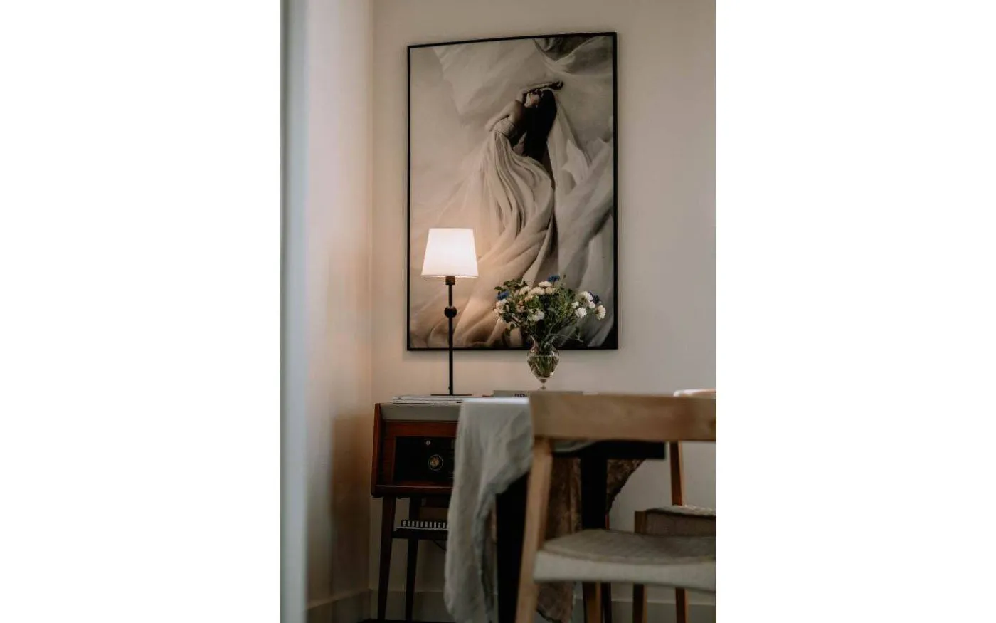 Astrid Lampfot 41cm Svart