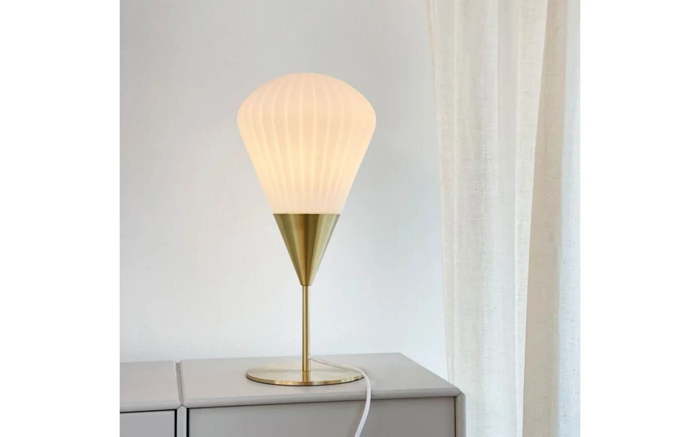 Ballon Bordslampa 45,5cm Opal/Mässing