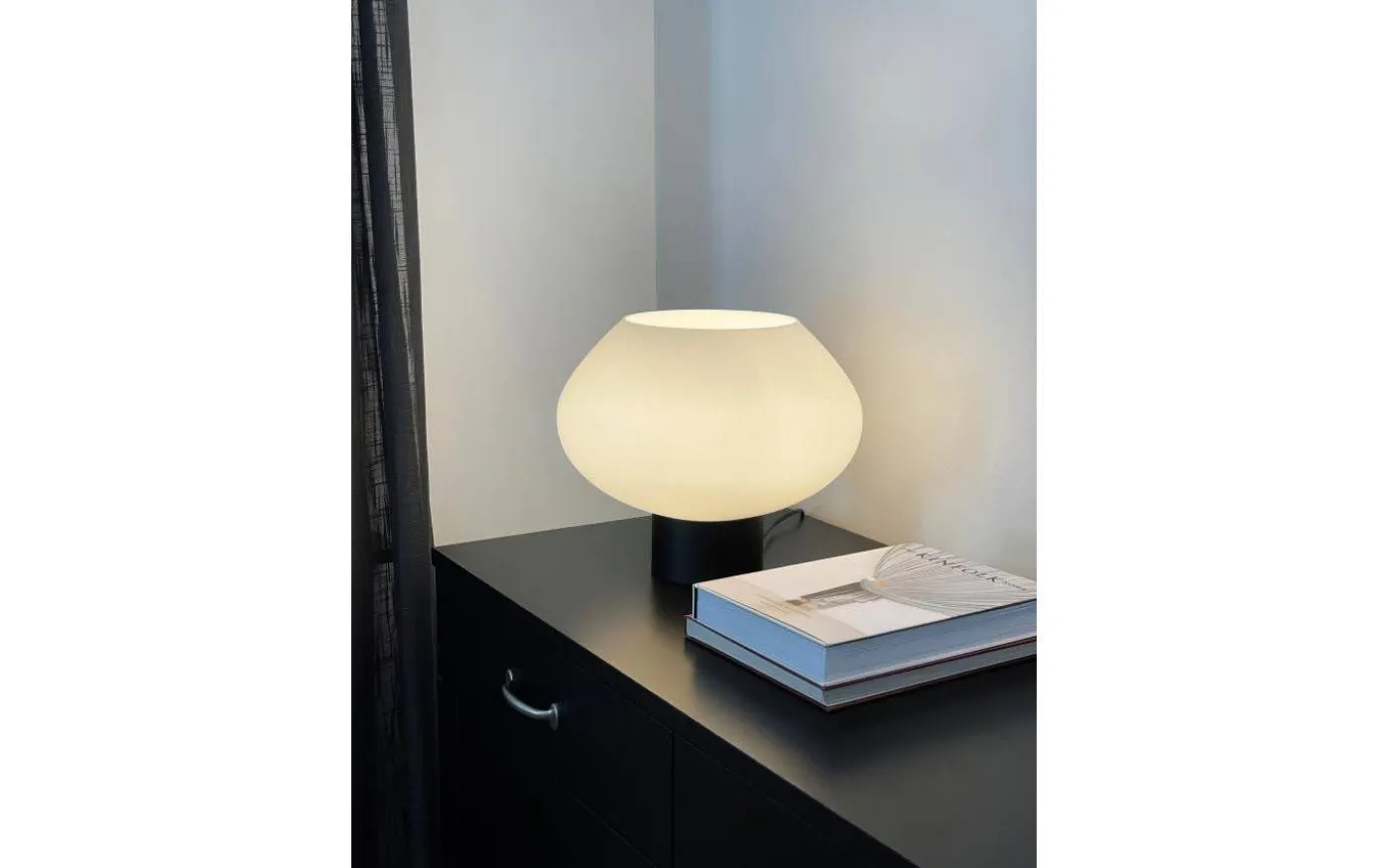 Bell Bordslampa 30cm Svart/Vit