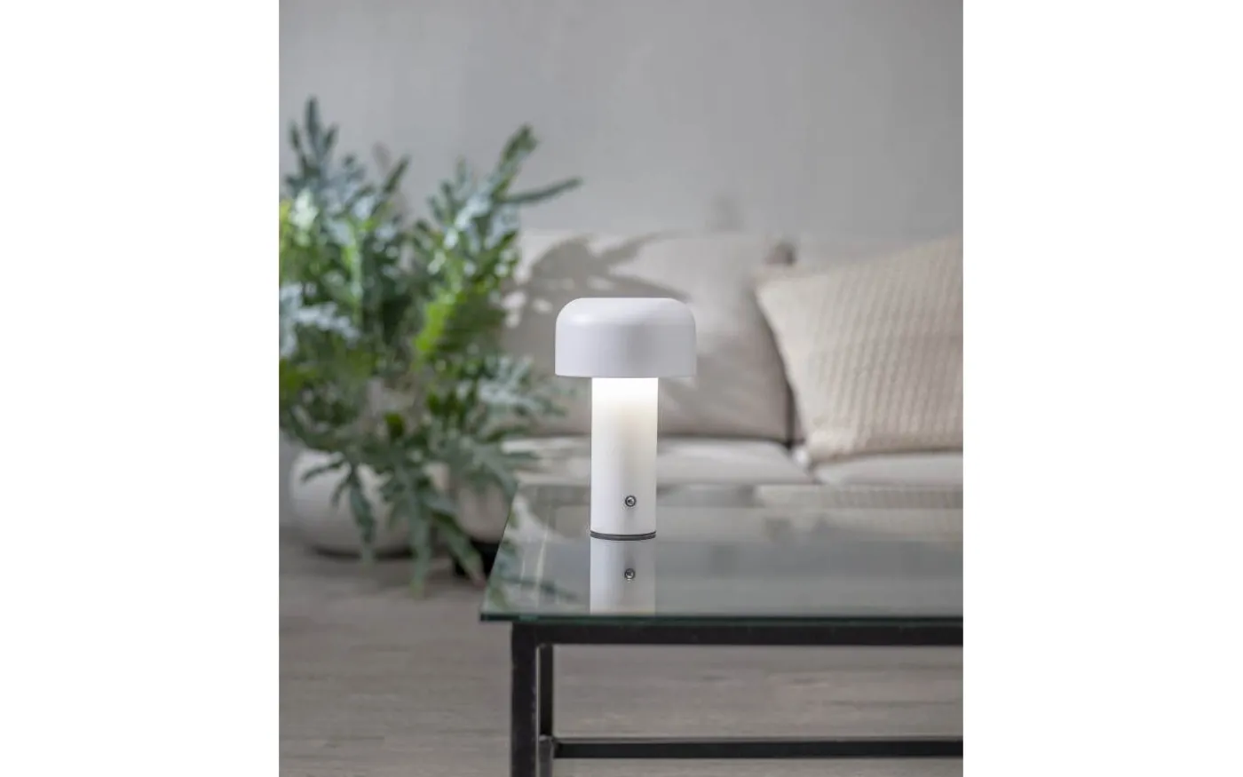 Bobby Uppladdningsbar Bordslampa Vit