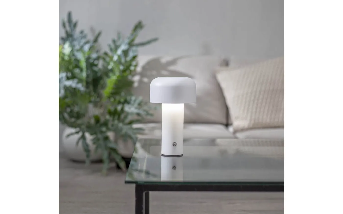 Bobby Uppladdningsbar Bordslampa Vit