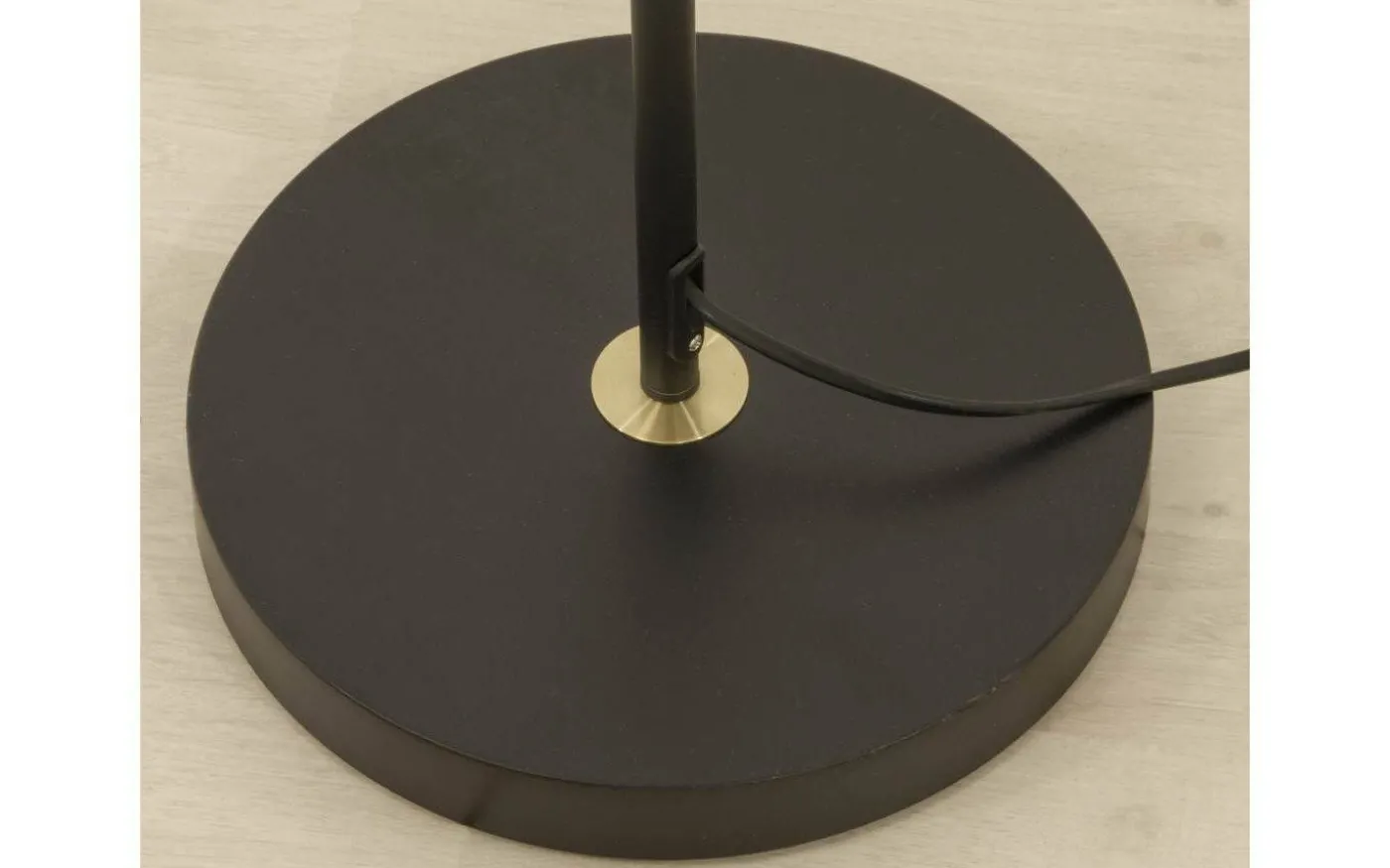 Bow Golvlampa 148cm 1L Svart