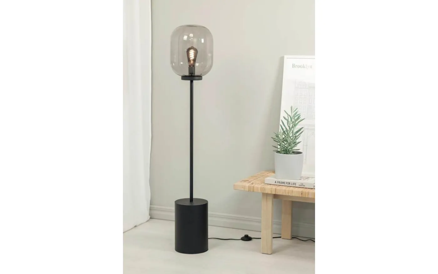 Brooklyn Golvlampa 131cm Svart/Rök