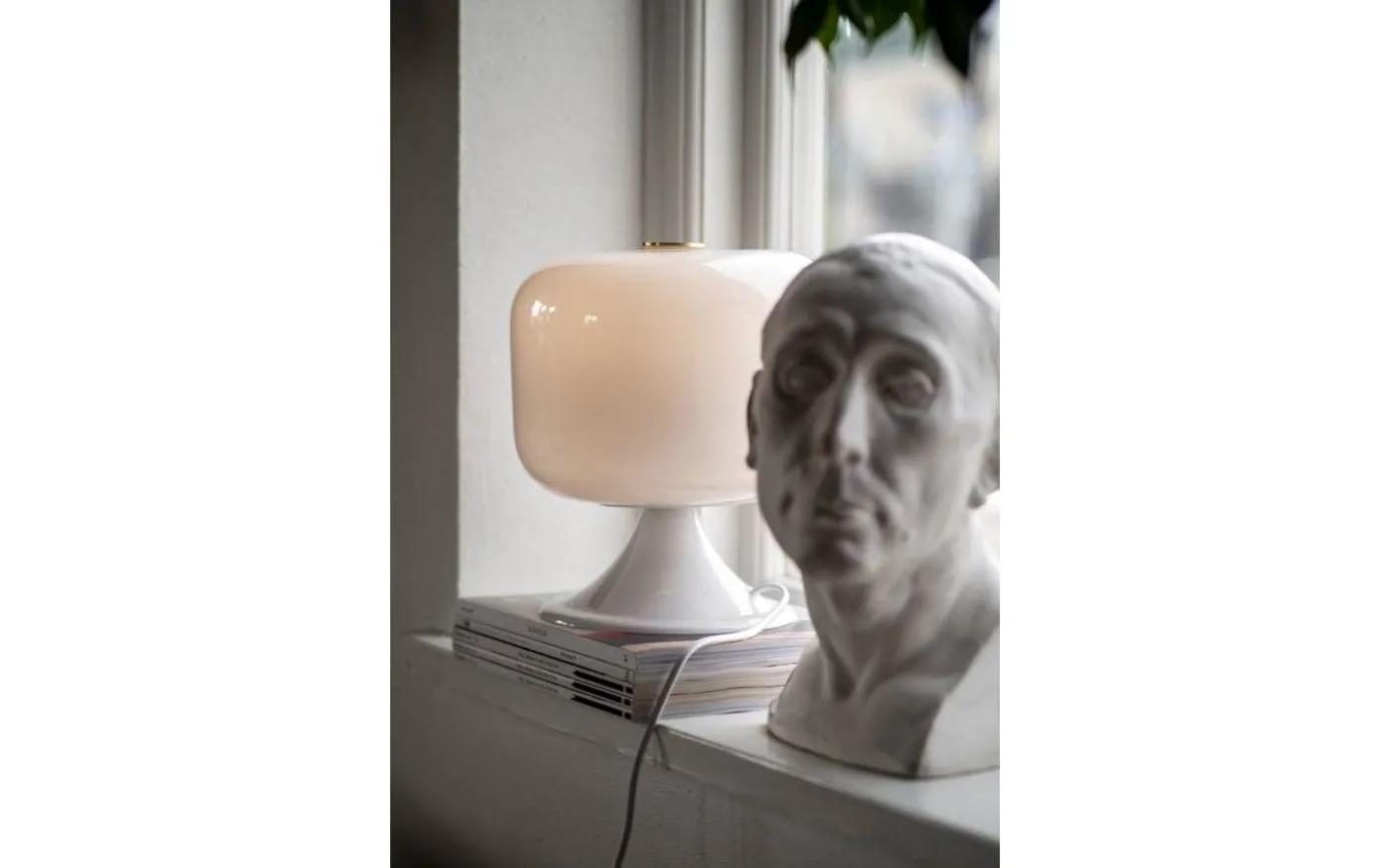 Bullen Bordslampa 25cm Vit