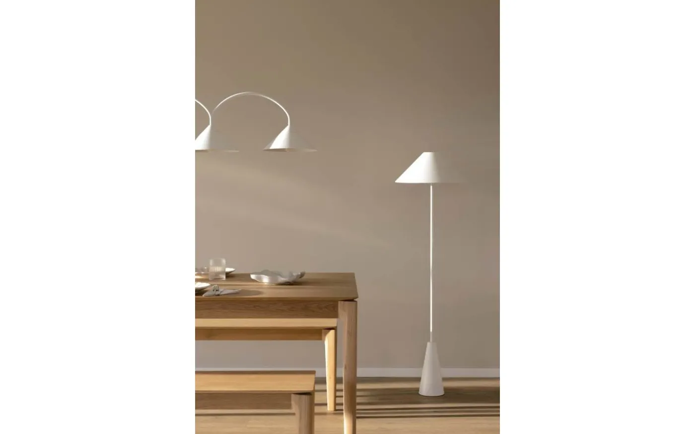 Cannes Golvlampa 140cm Vit