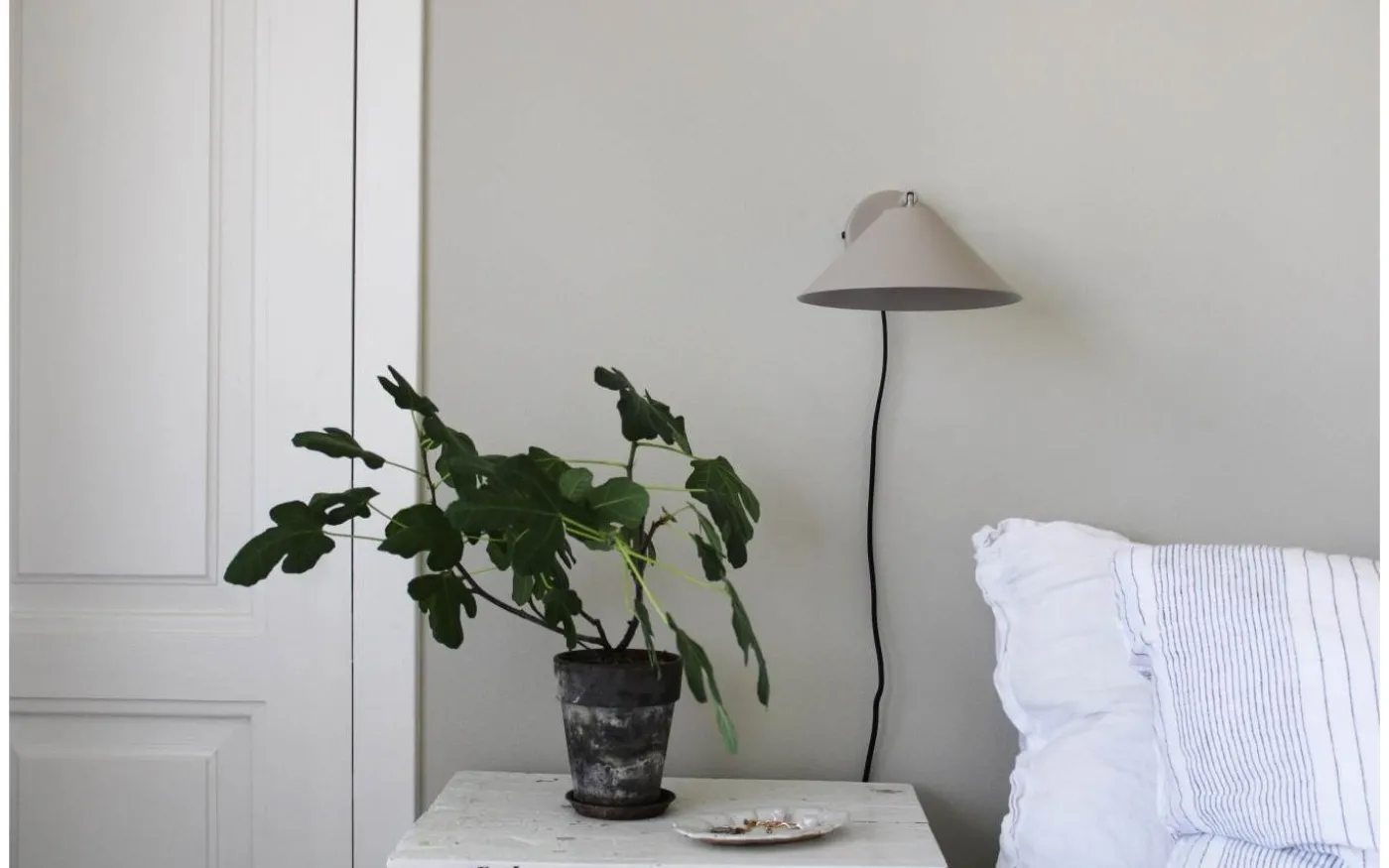 Cannes Vägglampa 20cm Mud