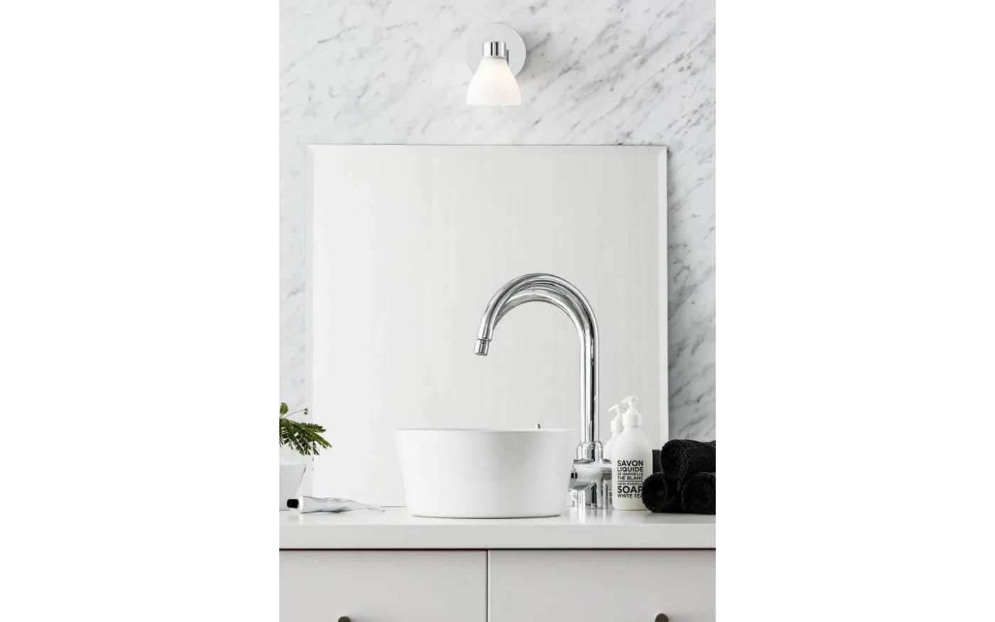 Cassis 1L Vägglampa Badrum IP44