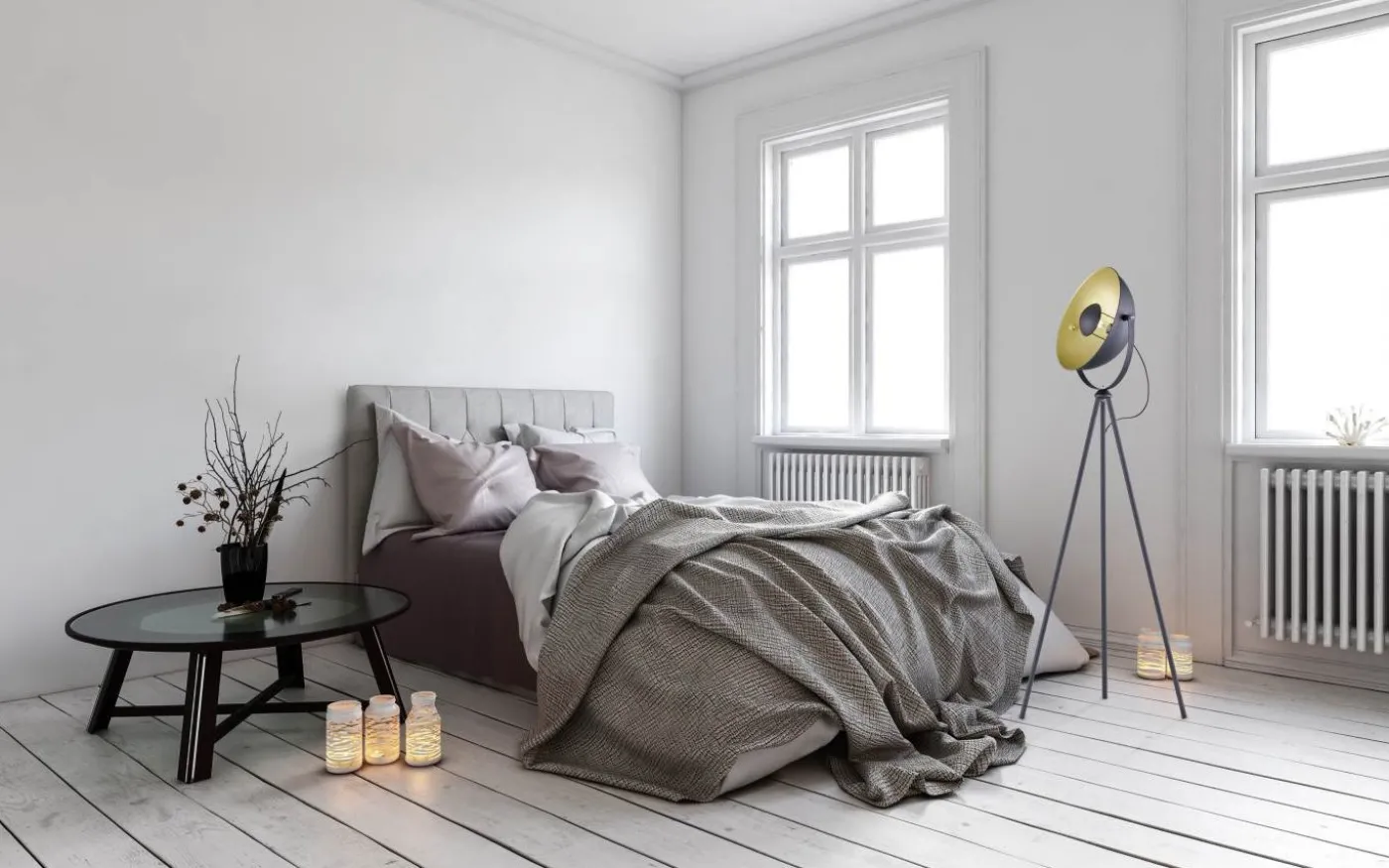 Chewy Golvlampa E27 matt svart/guld