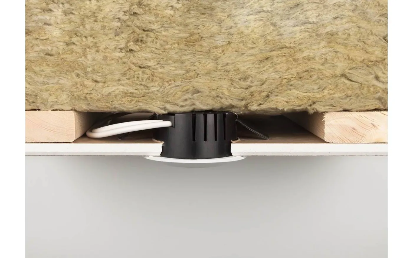 Comfort Smart ISO Spotlight 3000K 6W Vit IP44