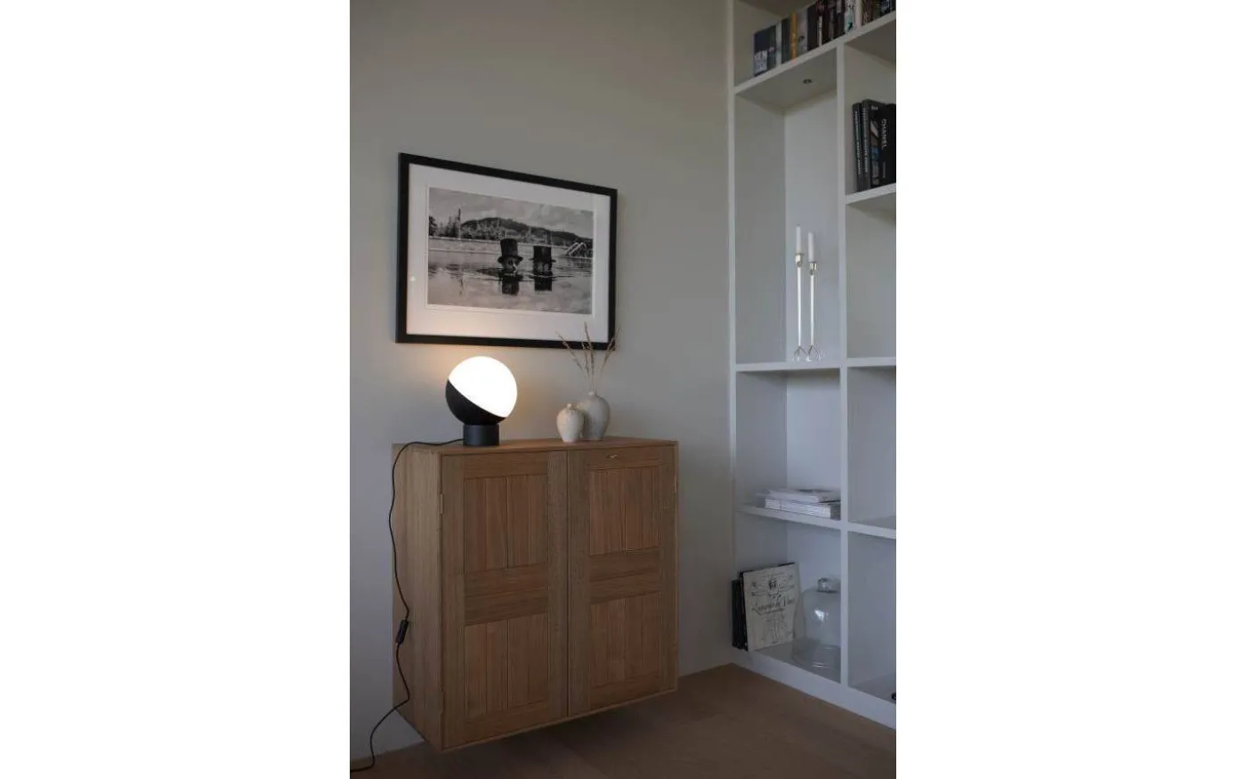 Contur Bordslampa 25cm Svart/Vit