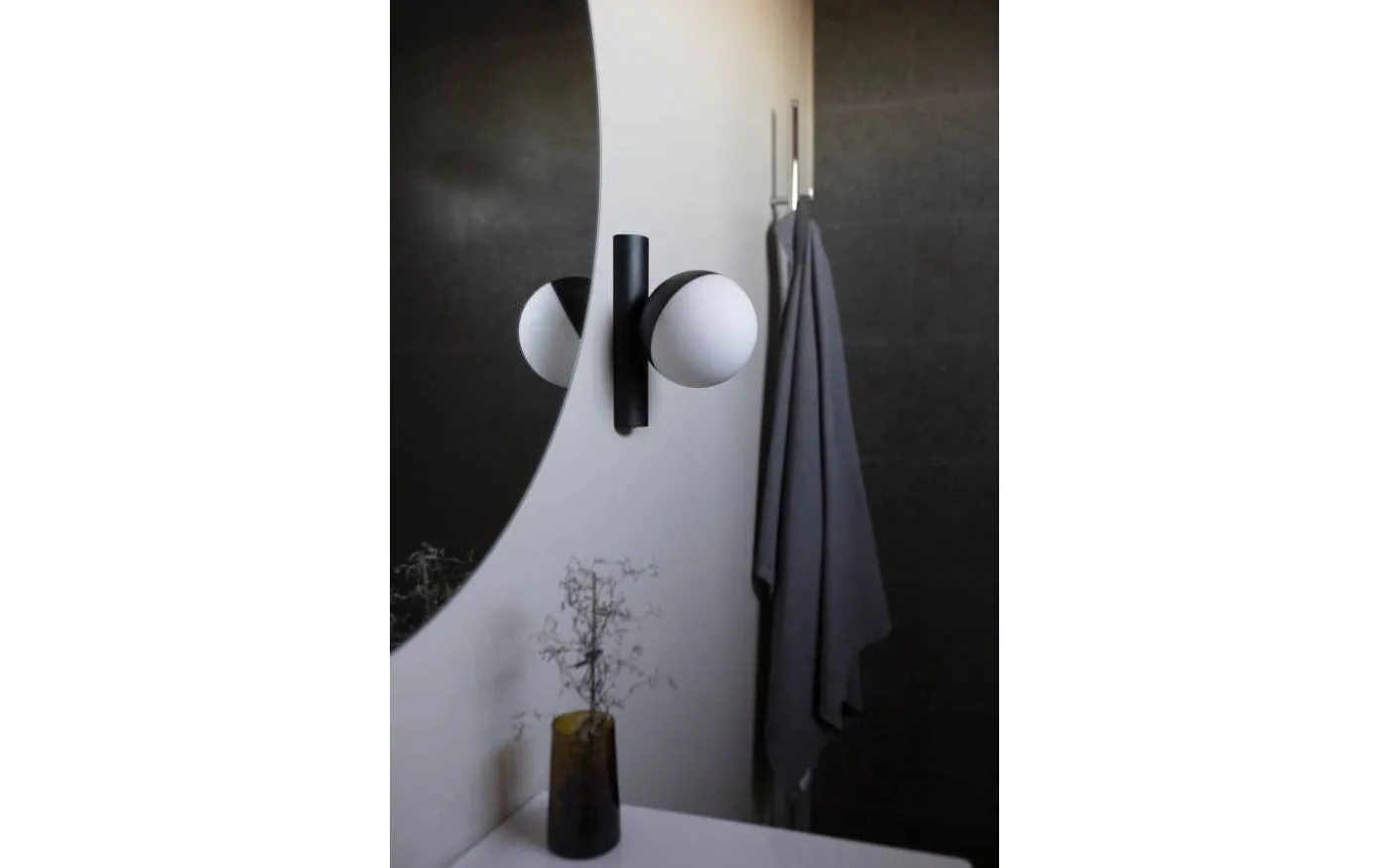 Contur Vägglampa 15cm IP44 Svart/Vit