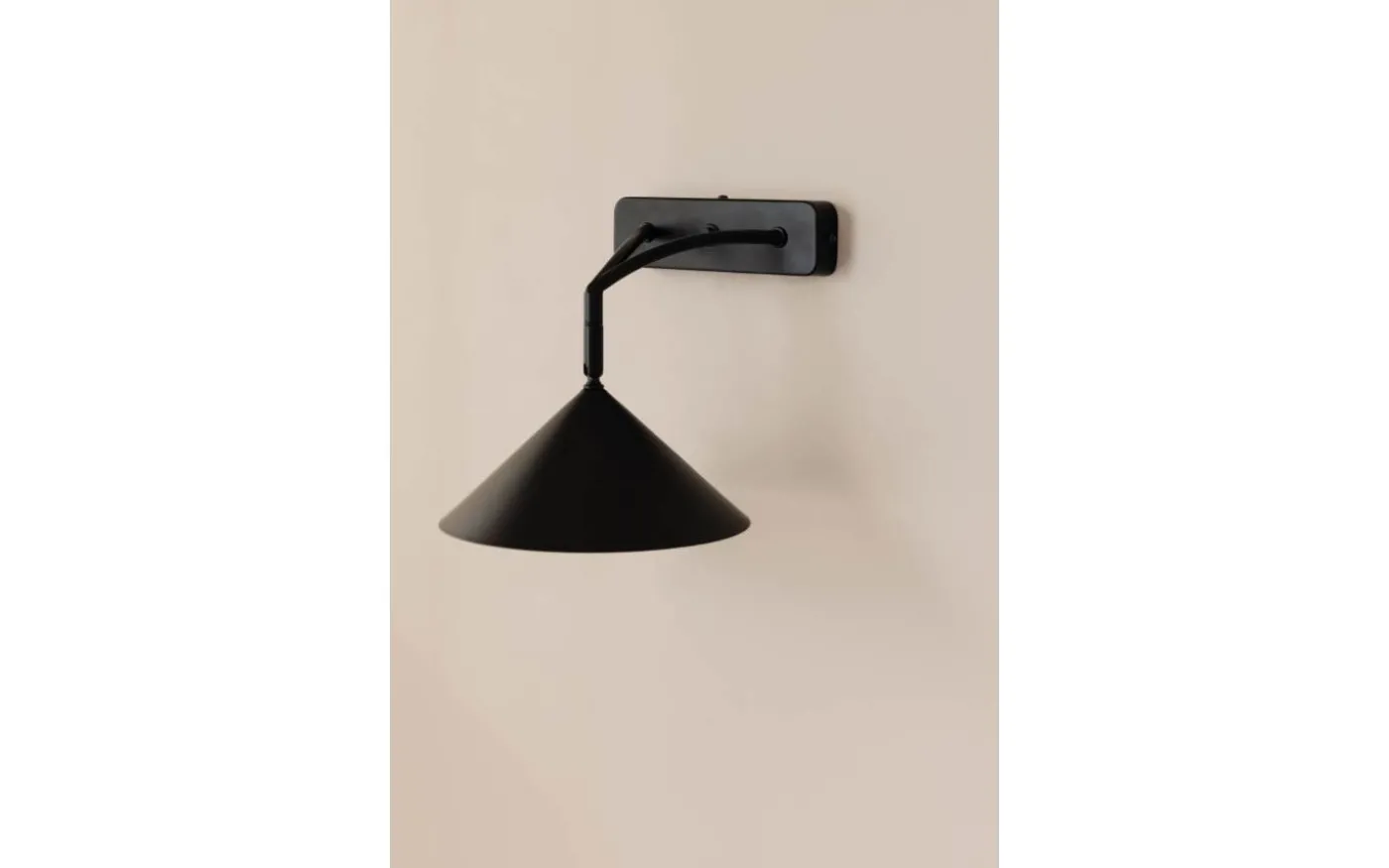 Curve Vägglampa Svart