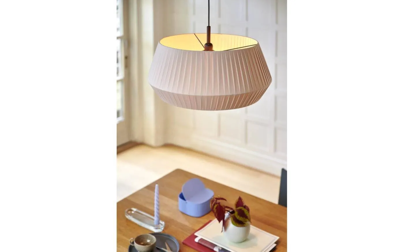 Dicte Taklampa 53cm Beige