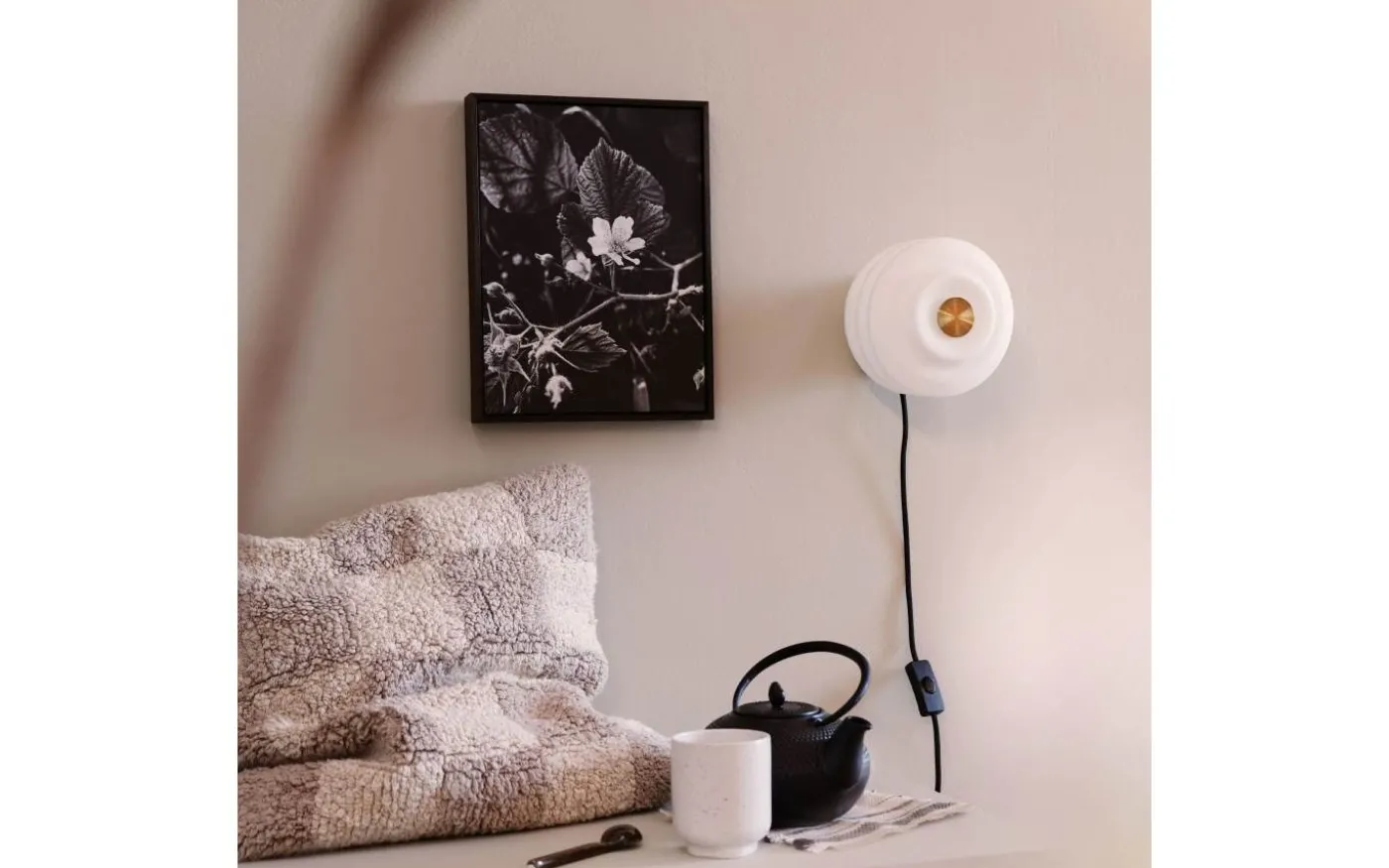 Diva Vägglampa Opal/Mässing