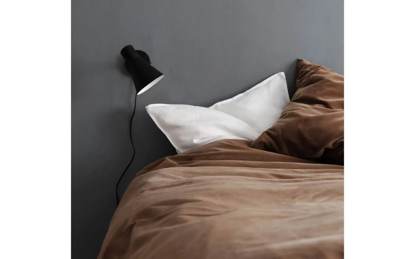 DL12 Vägglampa Svart