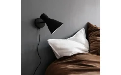 DL12 Vägglampa Svart