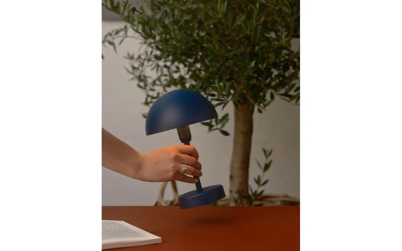 Ellen To-Go Uppladdningsbar Bordslampa 25cm Blå IP44