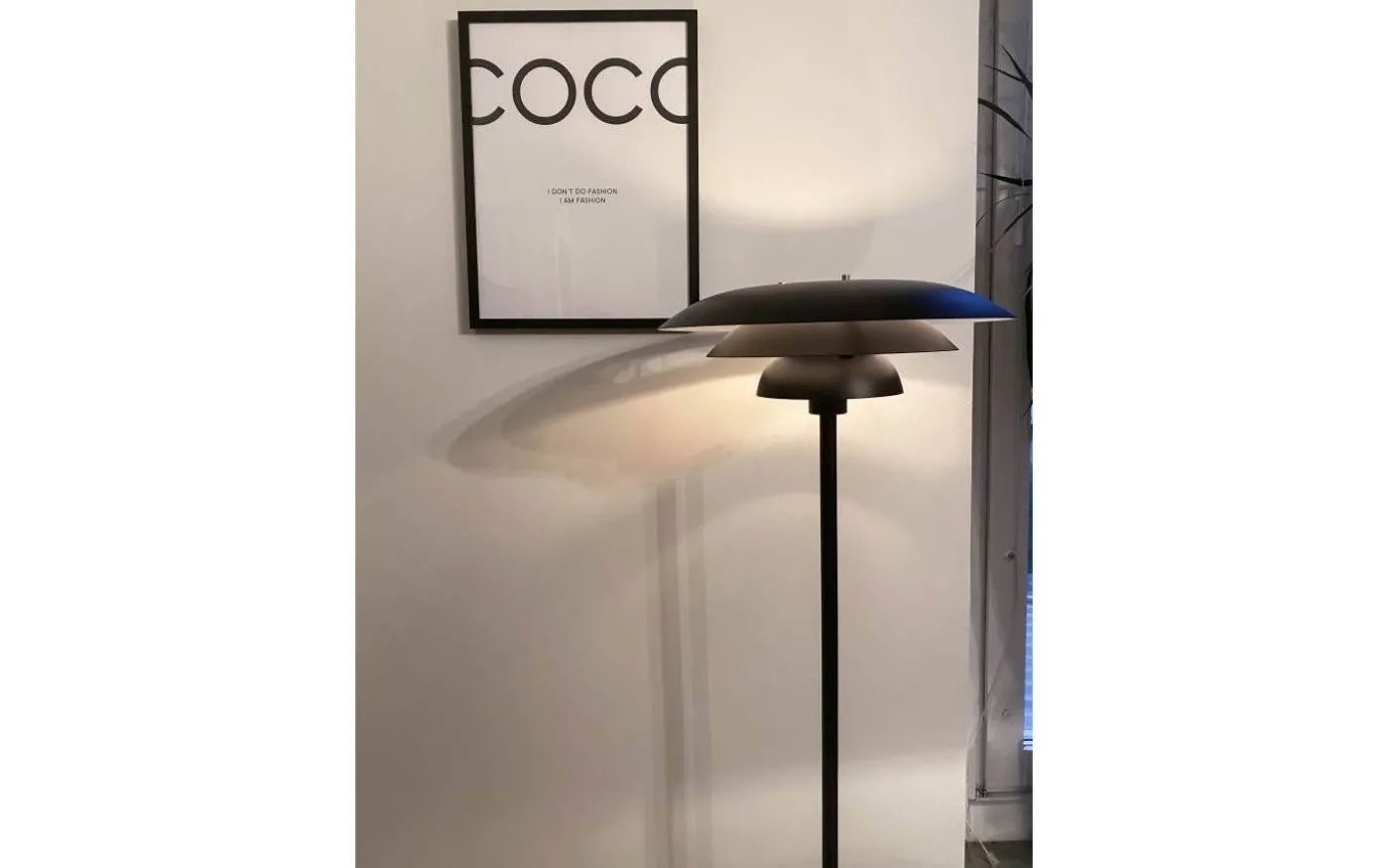 Epsilon Golvlampa 150cm Svart