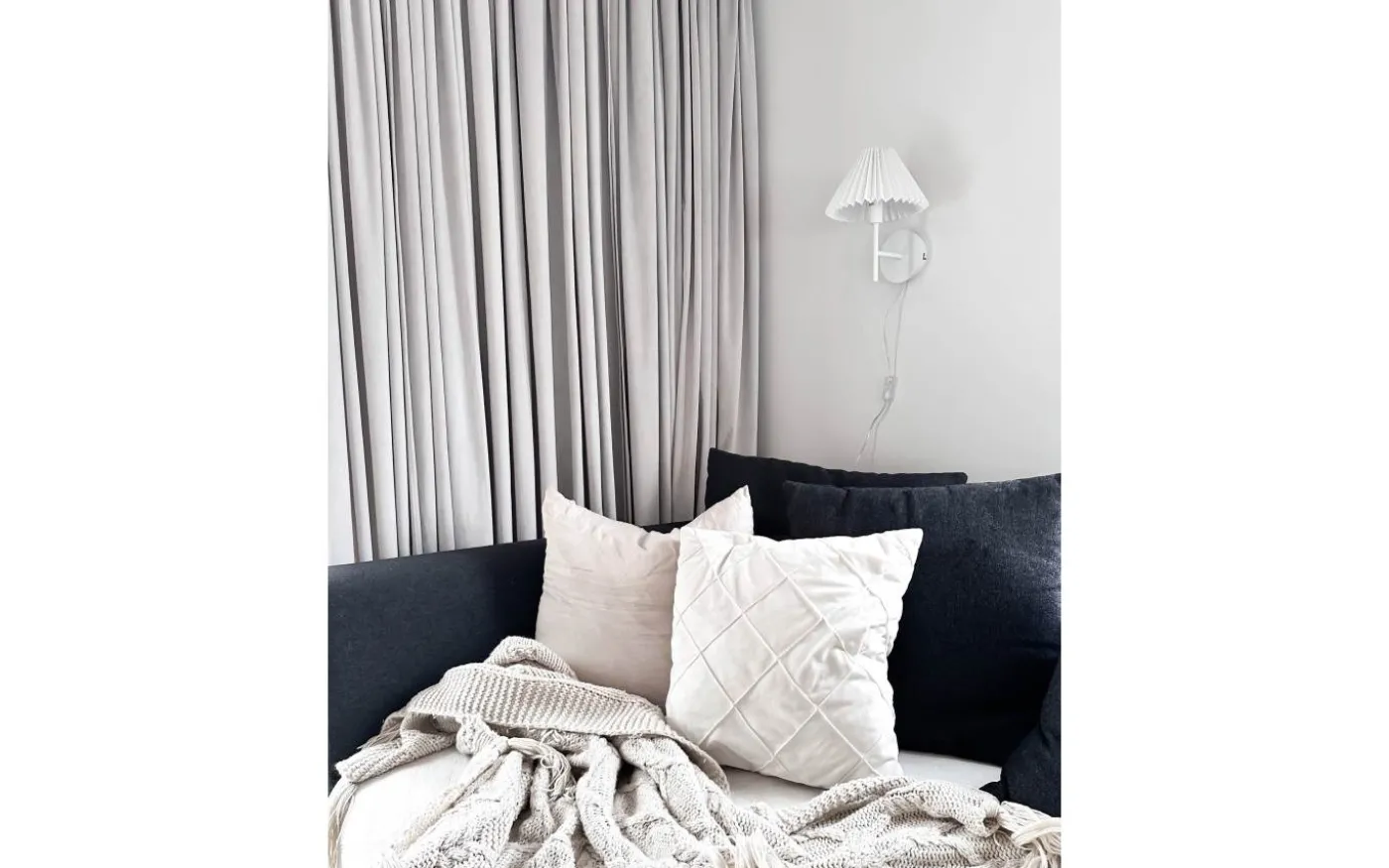 Ester Vägglampa Vit