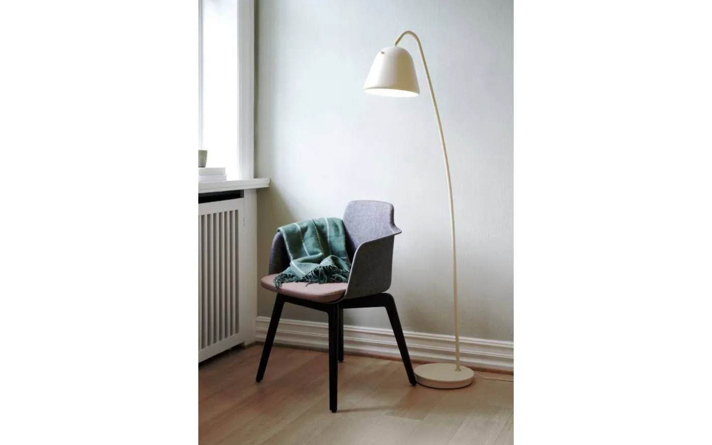 Fleur Golvlampa 148cm Puderbeige