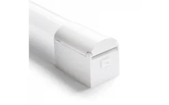 Florio Vägglampa + Uttag Vit 49cm LED 8W IP44 3000K