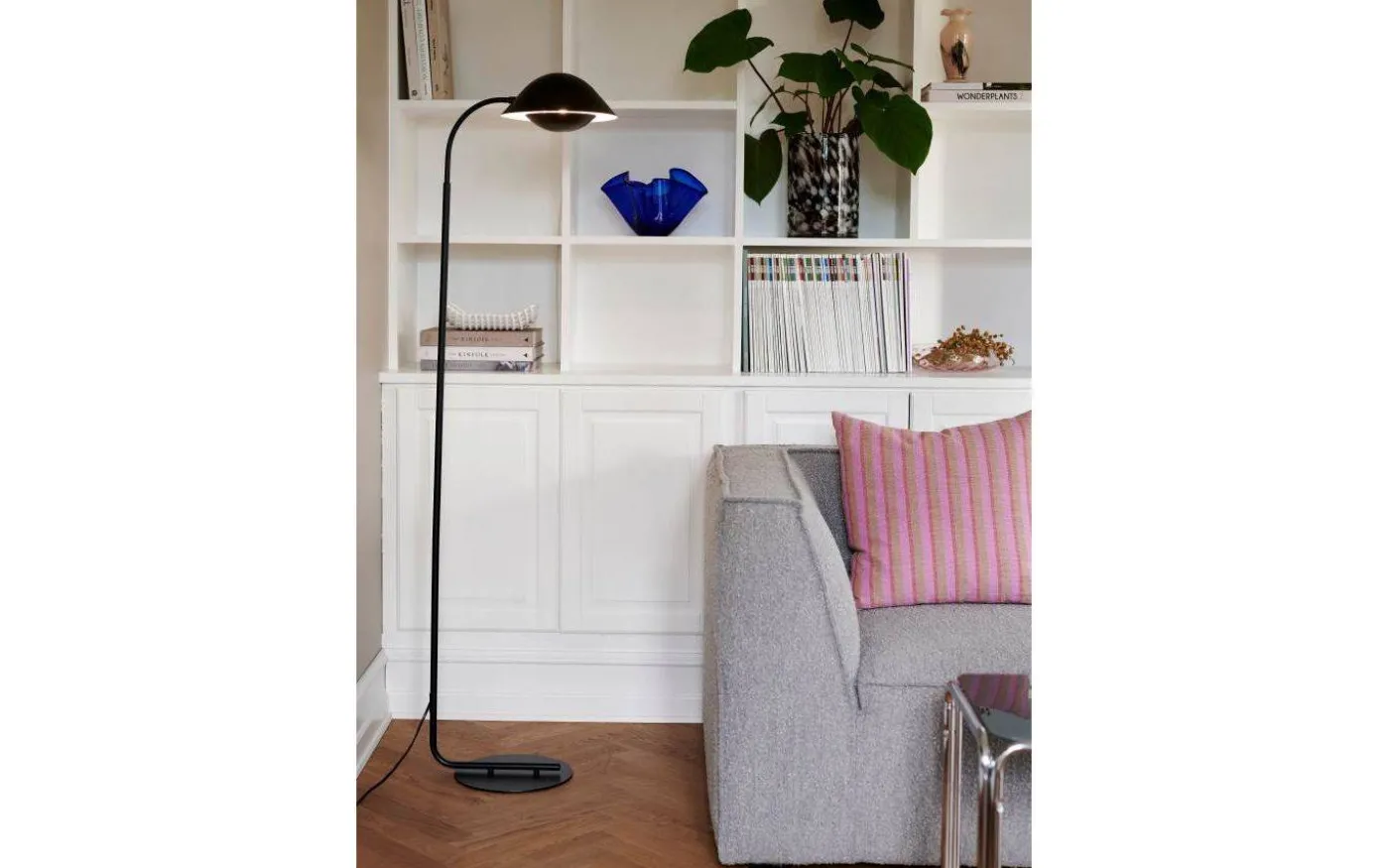 Freya Golvlampa 153cm Svart