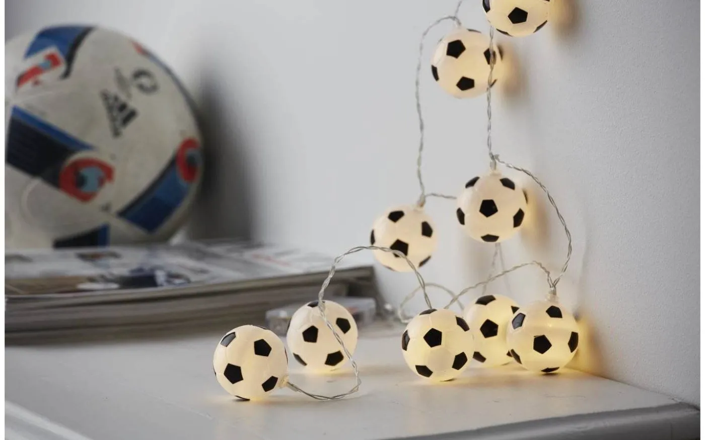 FunLight Fotbollar Batteridriven Ljusslinga 1.35m