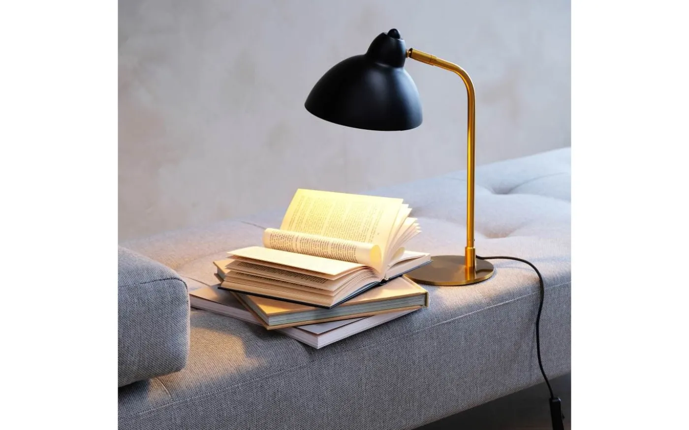 Futura Skrivbordslampa 40cm Svart/Mässing