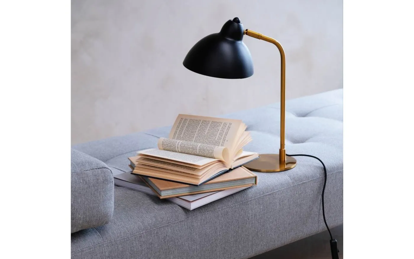 Futura Skrivbordslampa 40cm Svart/Mässing