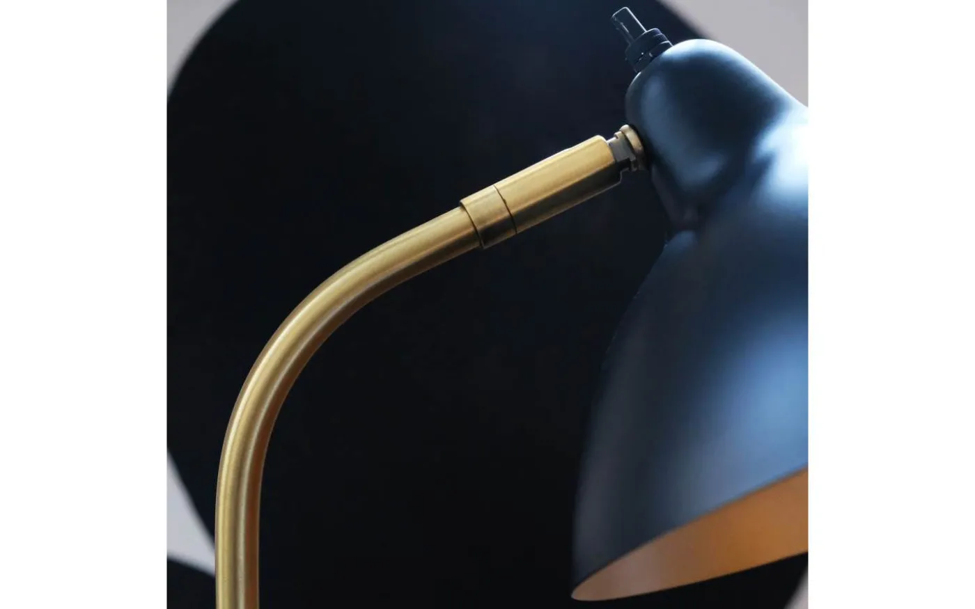 Futura Skrivbordslampa 55cm Svart/Mässing