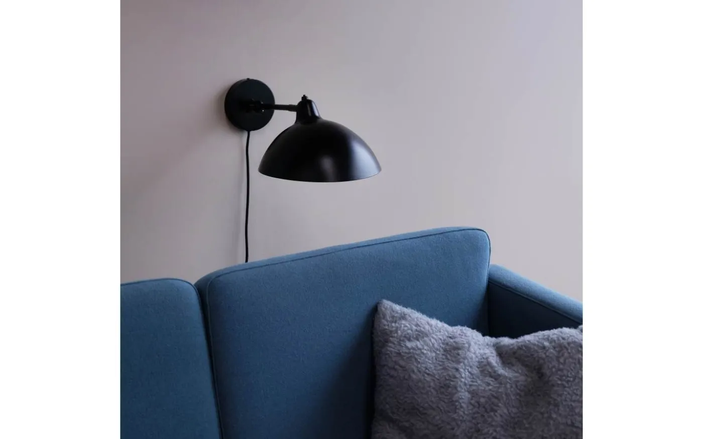 Futura Vägglampa Svart