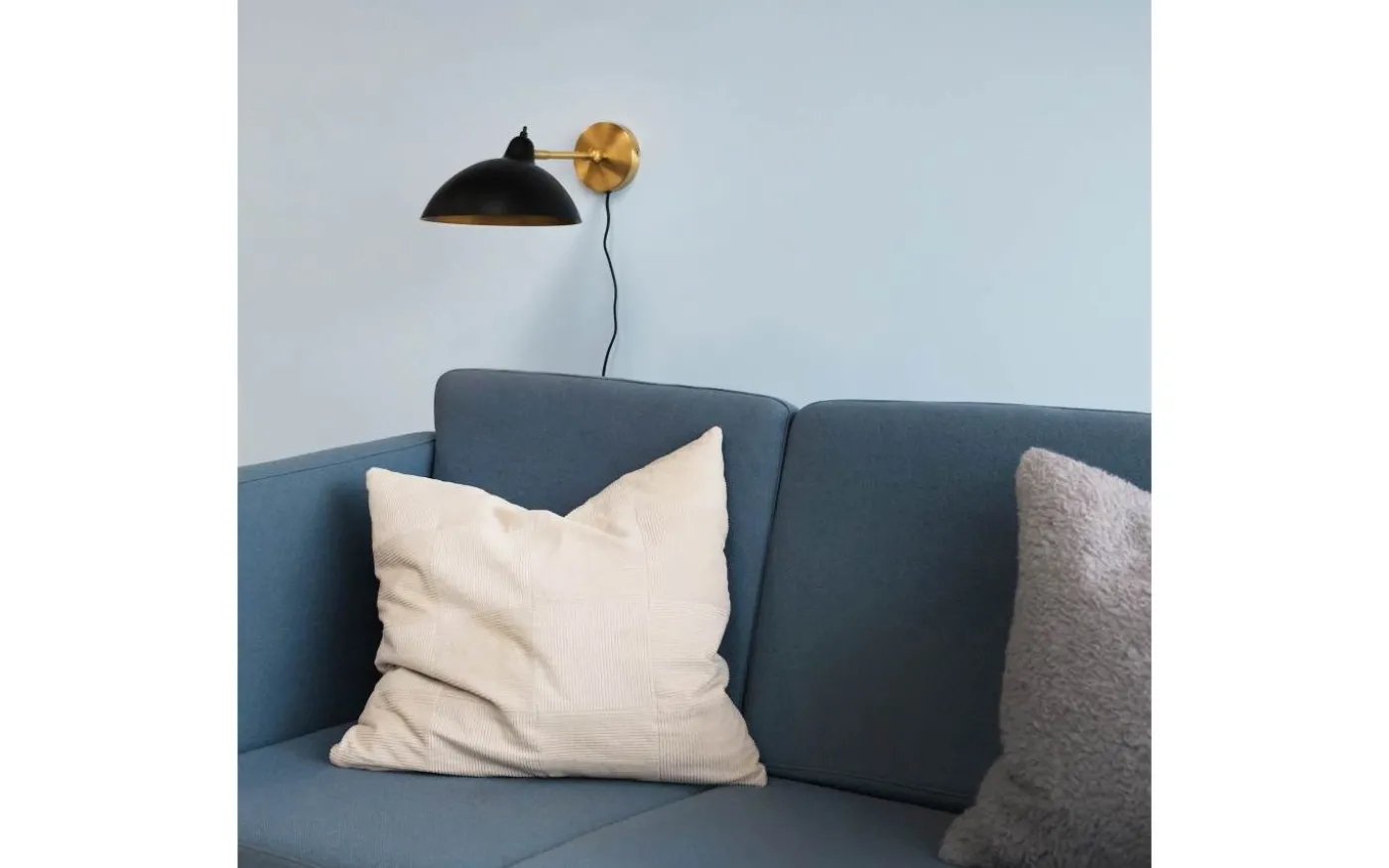 Futura Vägglampa Svart/Mässing