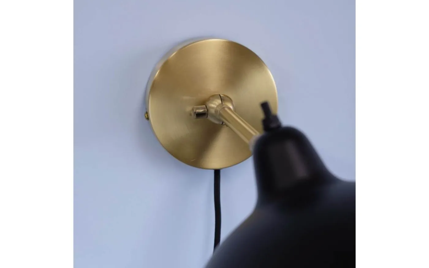 Futura Vägglampa Svart/Mässing