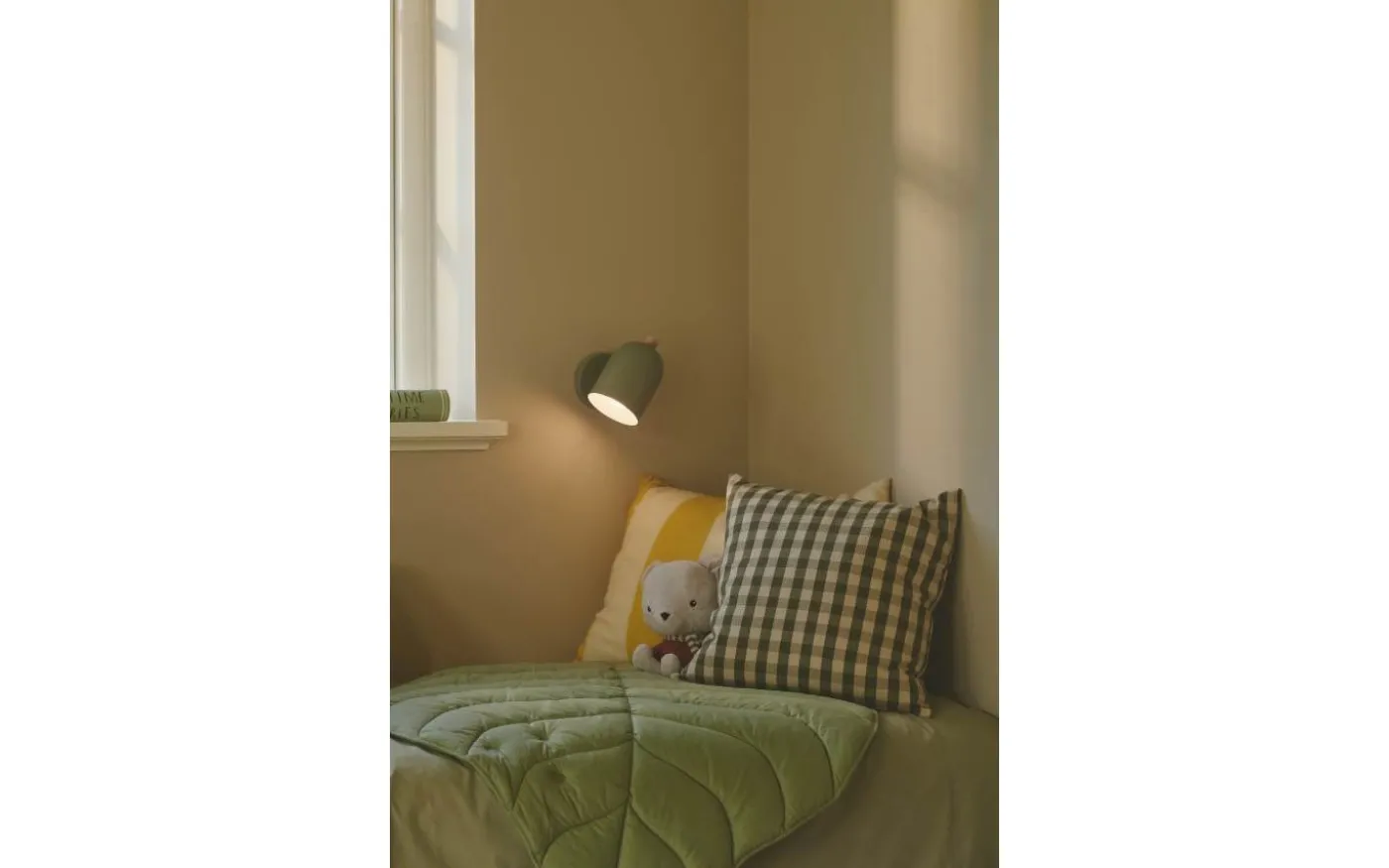 Gaston Vägglampa Dovgrön