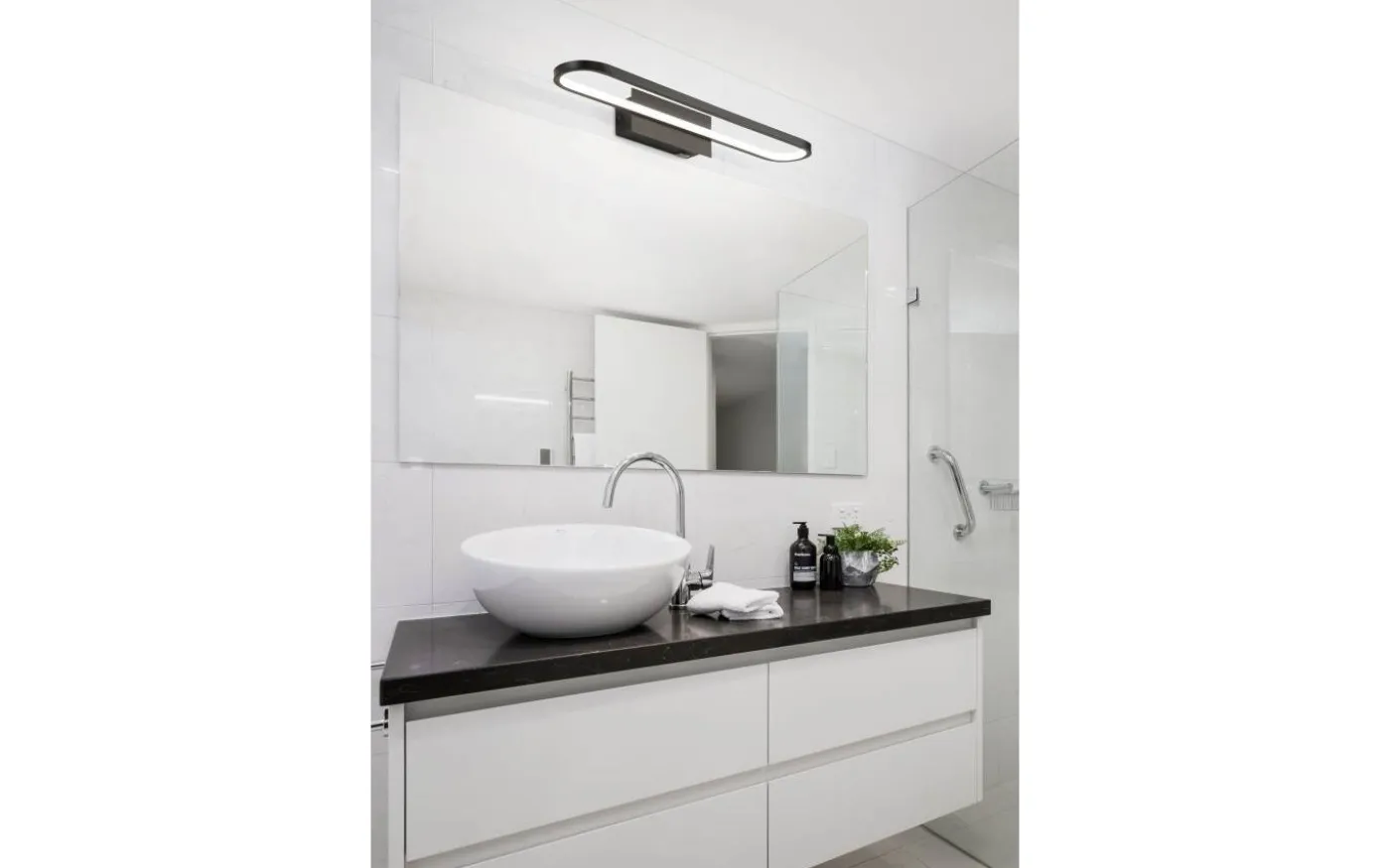 Gianni H2O Vägglampa LED 60cm mattsvart IP44