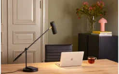 Hubble Read Bordslampa 64cm Svart