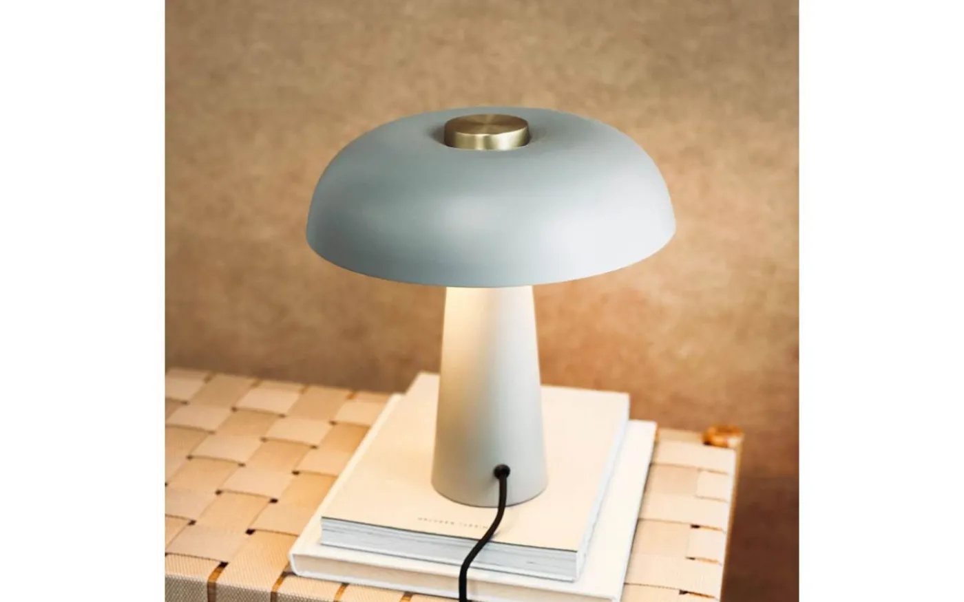 Iris Bordslampa 28cm Grå