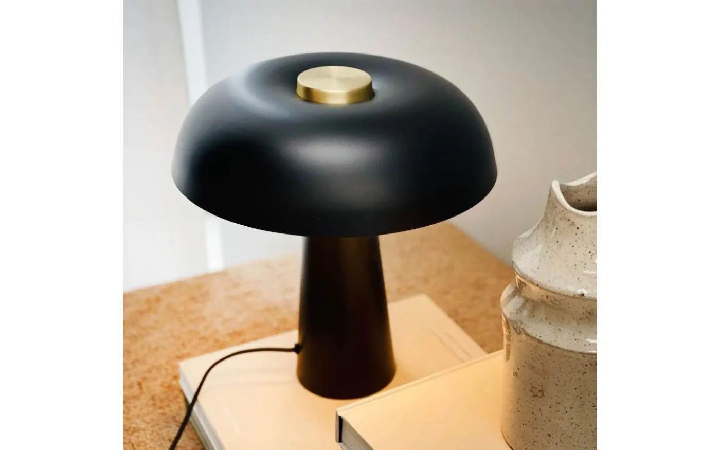 Iris Bordslampa 28cm Mattsvart