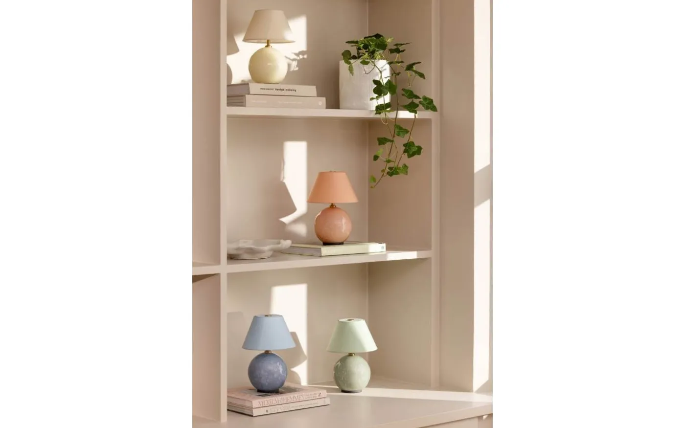 Iris Portabel Bordslampa 23cm Grön