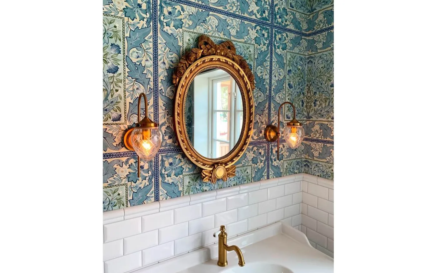 Juni Vägglampa Mässing/Klar IP44