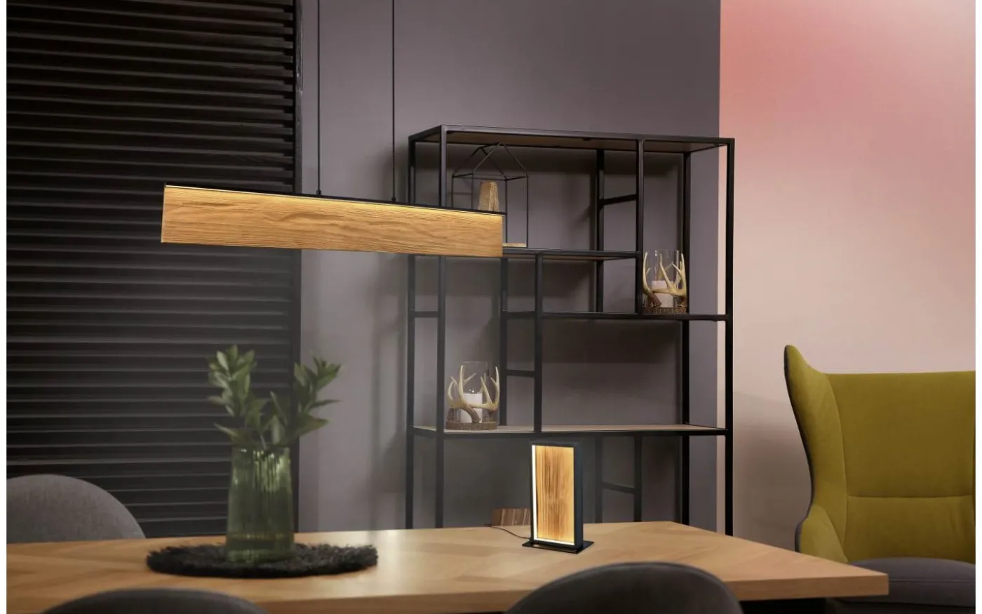 Kalea Taklampa LED i trä